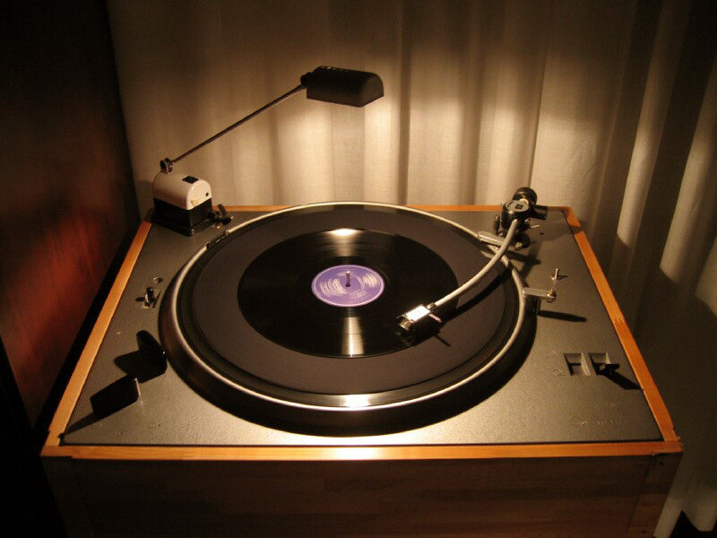 The BEST turntable ever built- Vinyl Engine
